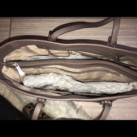 Michael Kors Jet Set tote - Picture 5 of 8